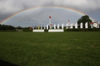 Regenbogen über dem Ziel in Hoppegarten